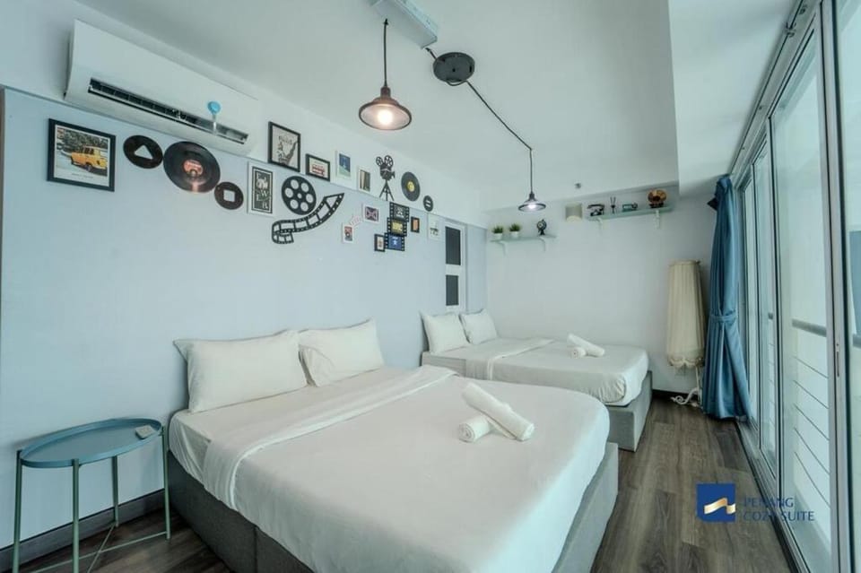 Maritime Luxury Suite Seaview Sunrise Apartment in George Town