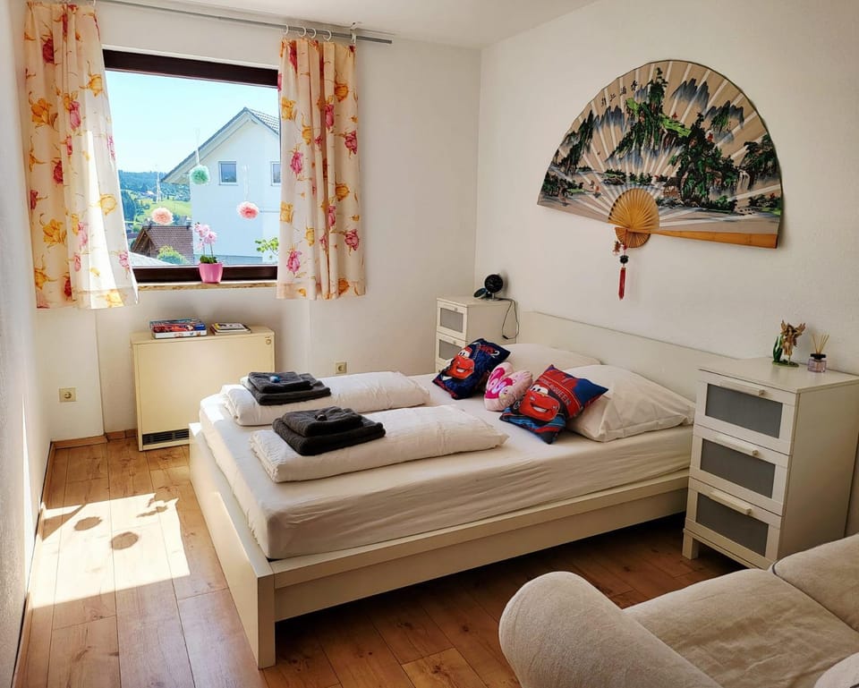 Schonach mountain-Top, forest, free parking, new kitchen, renovated bathroom Apartment in Baden-Württemberg