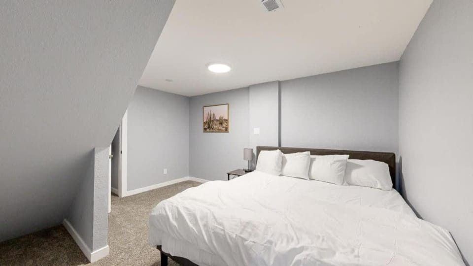Cozy Lower Affordable Apartment great for families House in Westminster