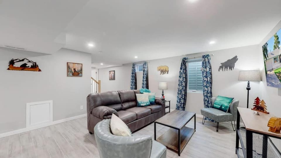 Modern & Updated Unit in Prime Location House in Denver