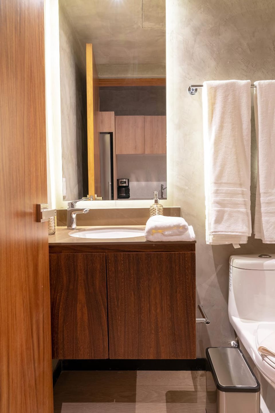 Bathroom, towels