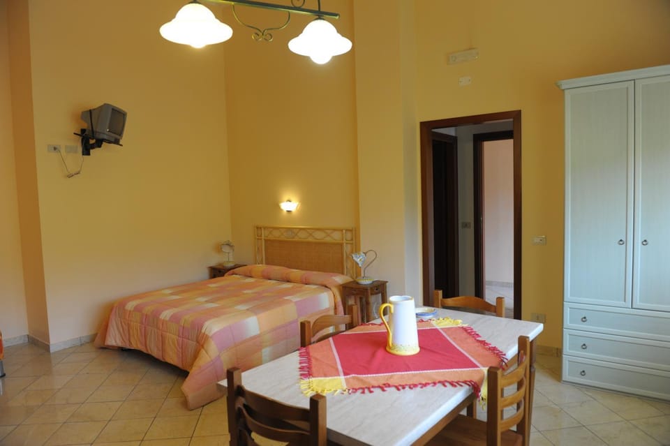 Living room, Seating area, Dining area, Bedroom