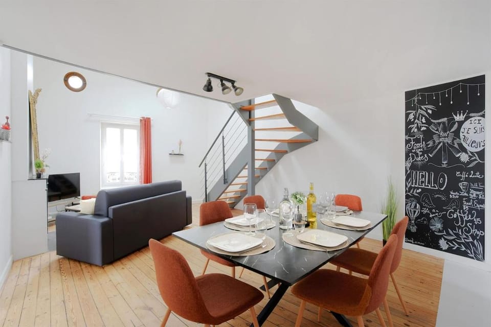 TV and multimedia, Living room, Dining area