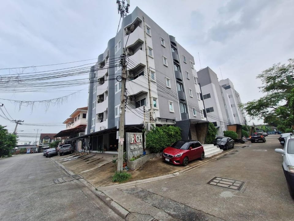 Property building, Street view