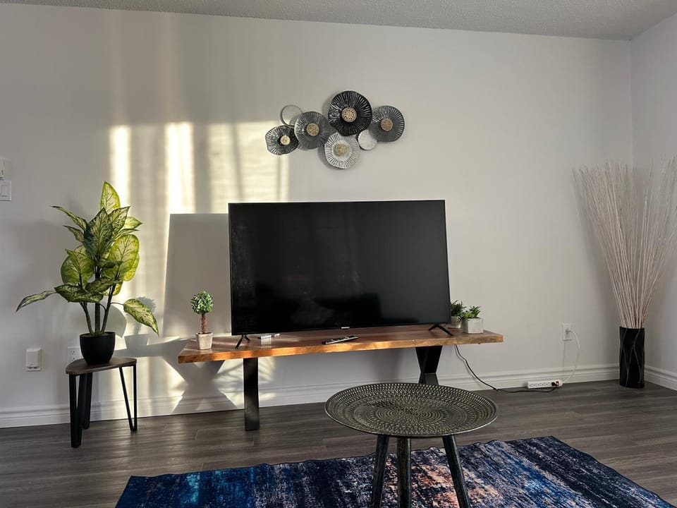 The FIVE Apartment in Laval