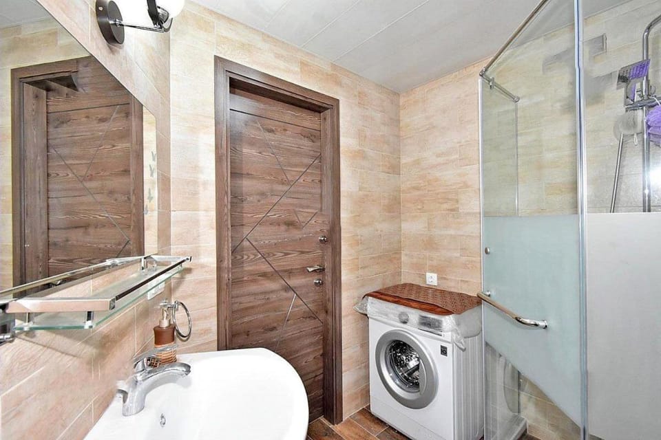 Maro markaryan apartment 2 bedroom 1 king size next standard size and sofa in the sitting room Apartment in Yerevan