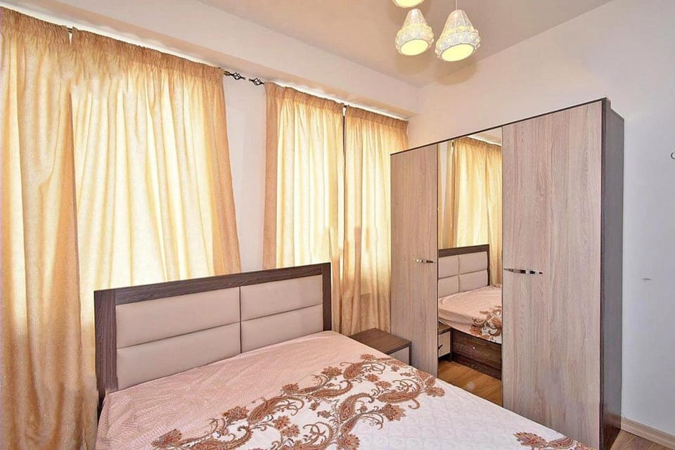 Maro markaryan apartment 2 bedroom 1 king size next standard size and sofa in the sitting room Apartment in Yerevan