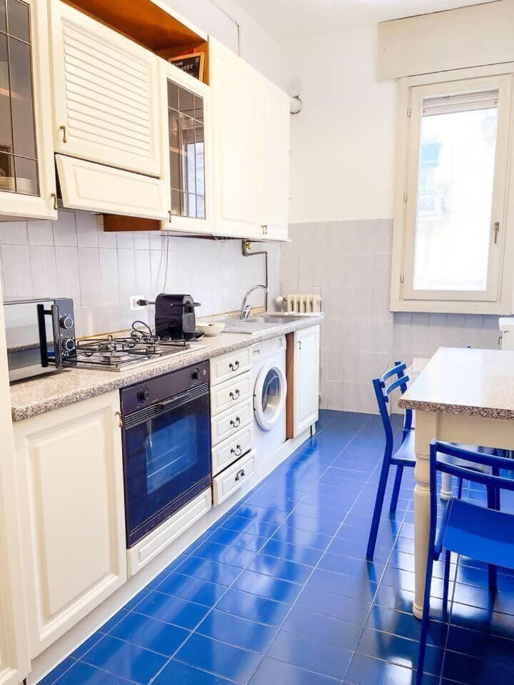 Casa Luvi 20 Min Duomo Apartment in Milan