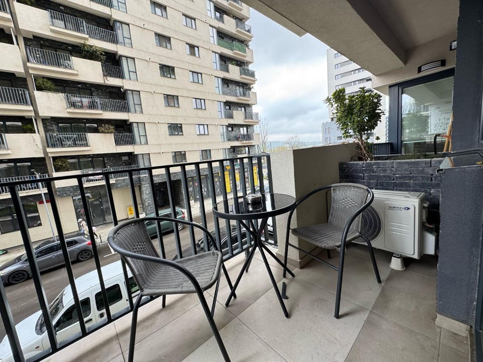 Patio, Day, Natural landscape, View (from property/room), Balcony/Terrace, Living room, Seating area, Dining area