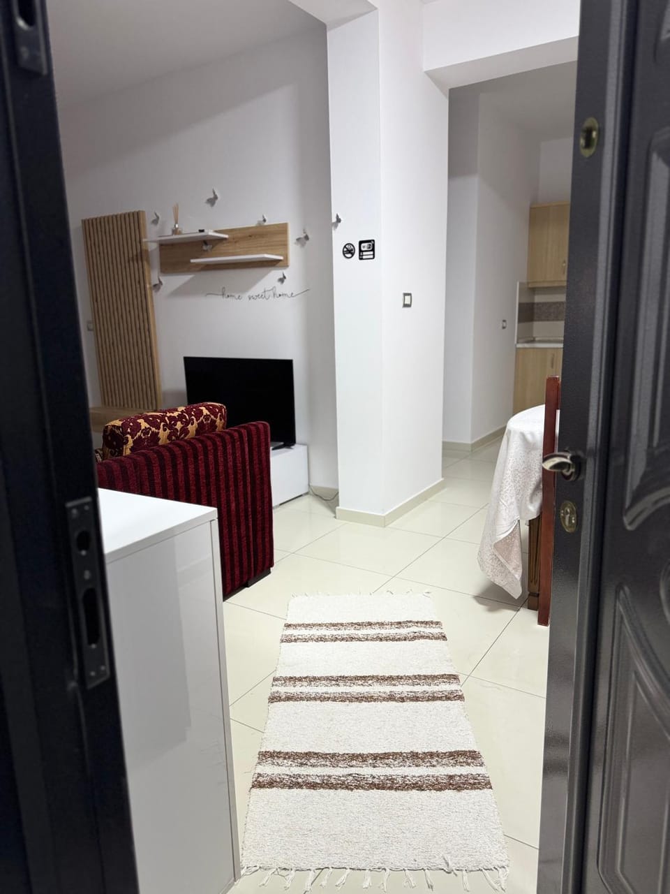 Kitchen or kitchenette, Living room