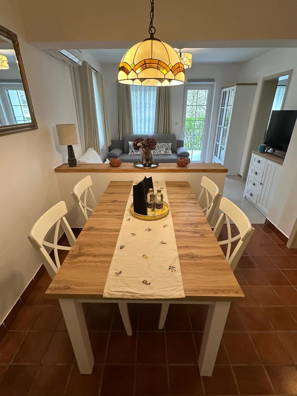 TV and multimedia, Dining area