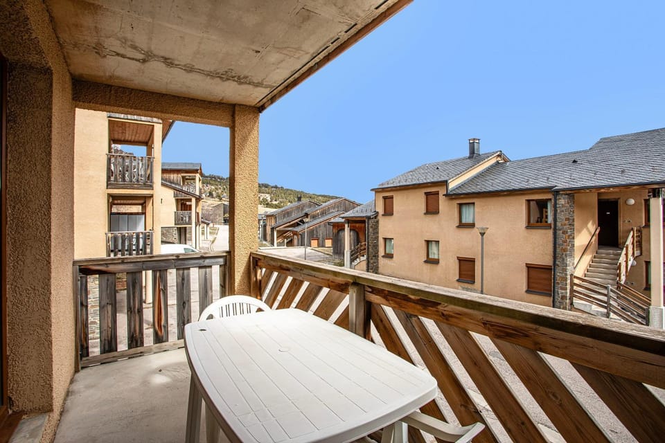View (from property/room), Balcony/Terrace, Dining area