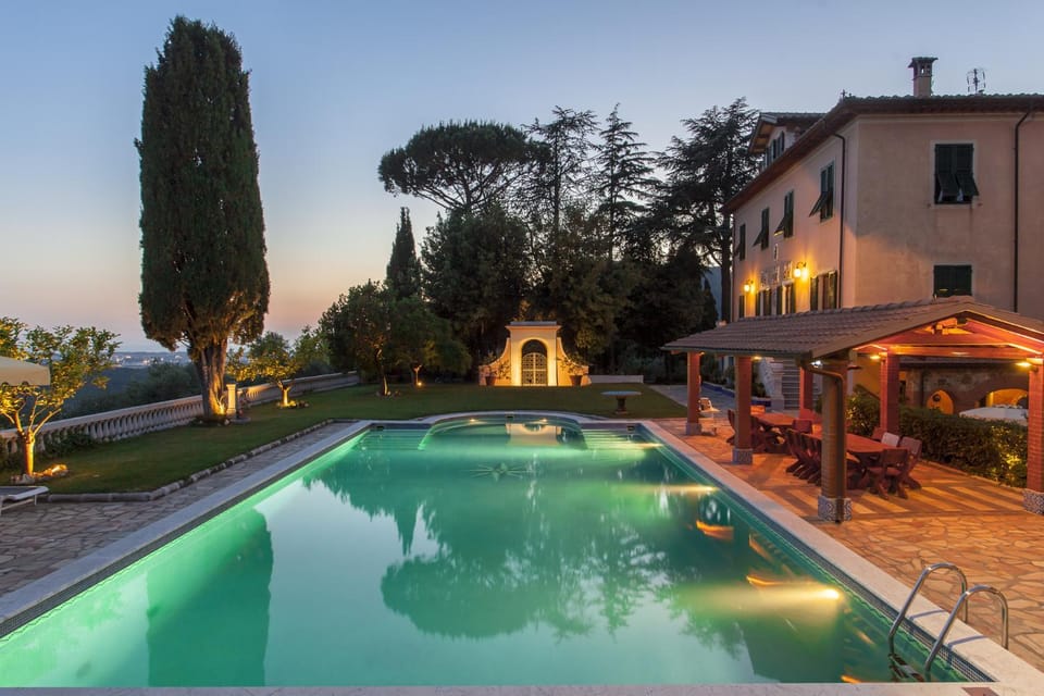 Property building, Day, Swimming pool