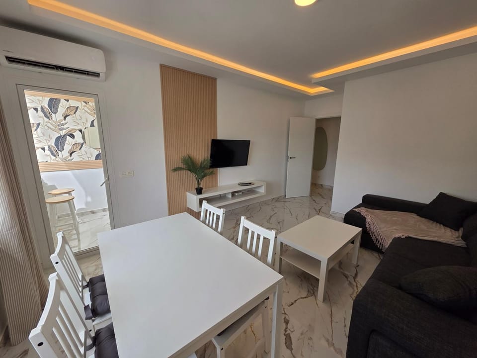TV and multimedia, Living room, Dining area