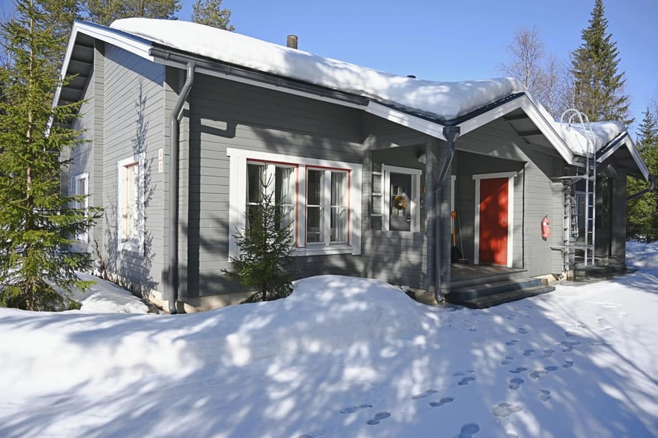 Property building, Day, Winter