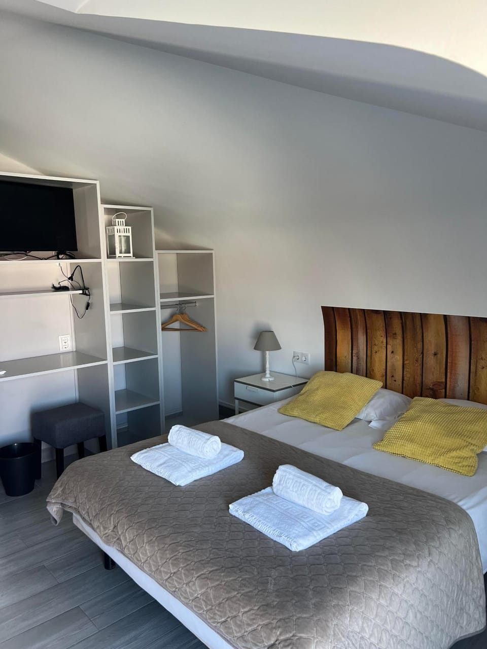 Bedroom, towels, wardrobe