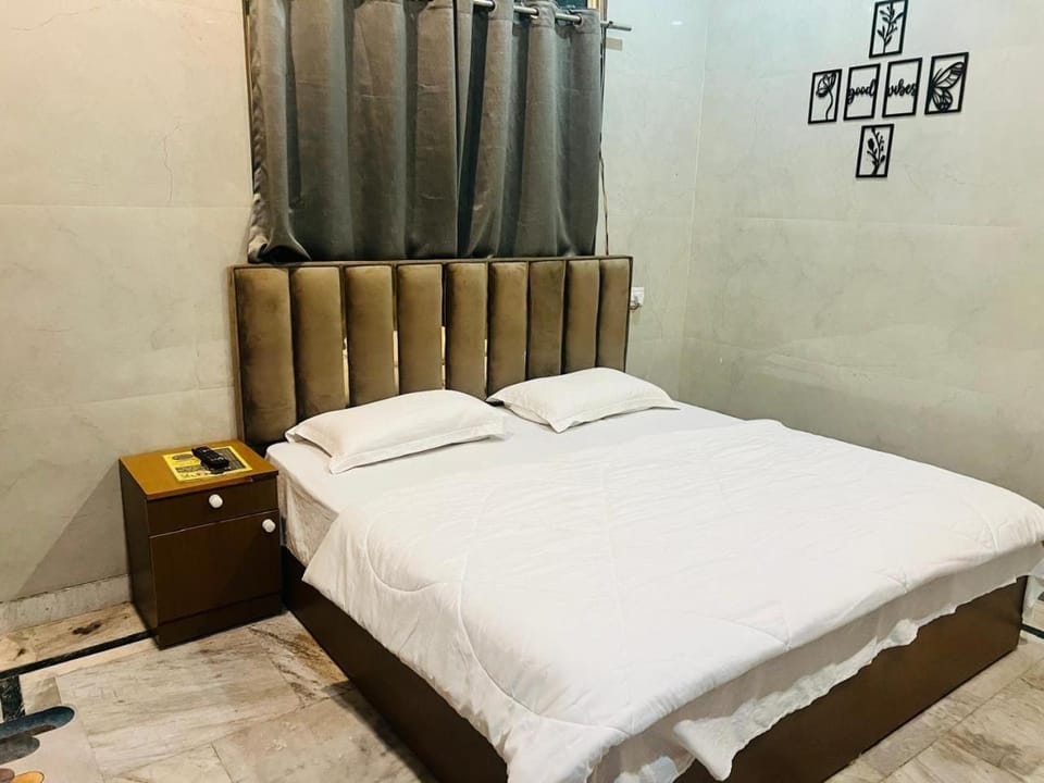 Amrut Living Stay Bed and Breakfast in Uttar Pradesh
