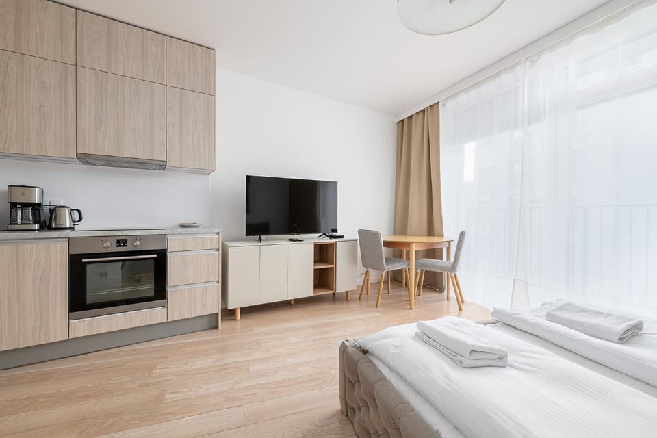 Bed, TV and multimedia, Kitchen or kitchenette, Photo of the whole room