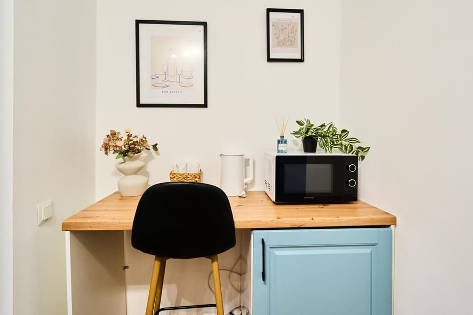 Coffee/tea facilities, Dining area, microwave