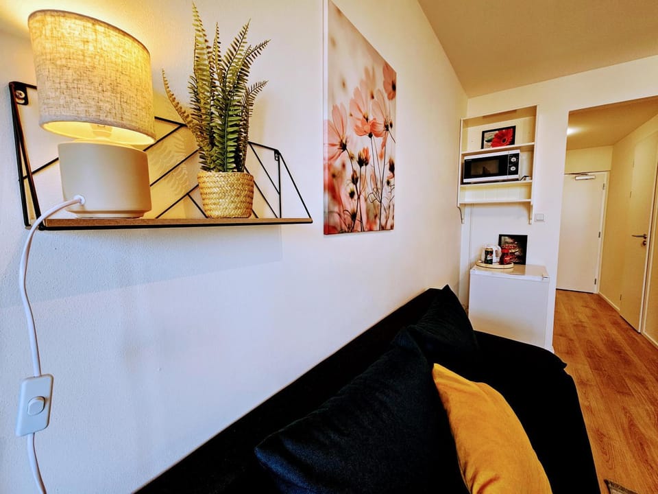 LIVE-INN PRAGUE 1 BDR CITY VIEW SUITE FOR 1-4 GUESTS, 20 Mins to center, Lift, Gym, Reception, Parking, Roof Terrace, Game & Party Apartment in Prague