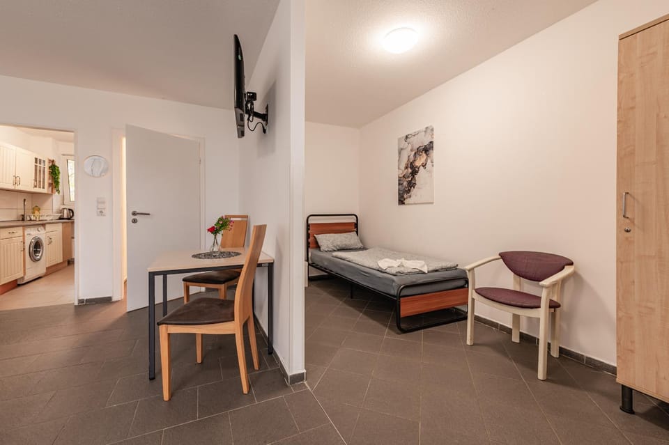 Bed, TV and multimedia, Kitchen or kitchenette, Photo of the whole room