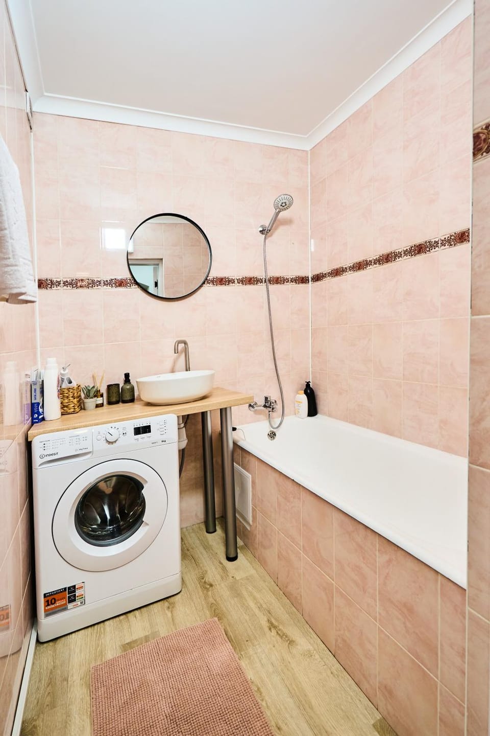 Bathroom, Bath, towels, washing machine, dryer