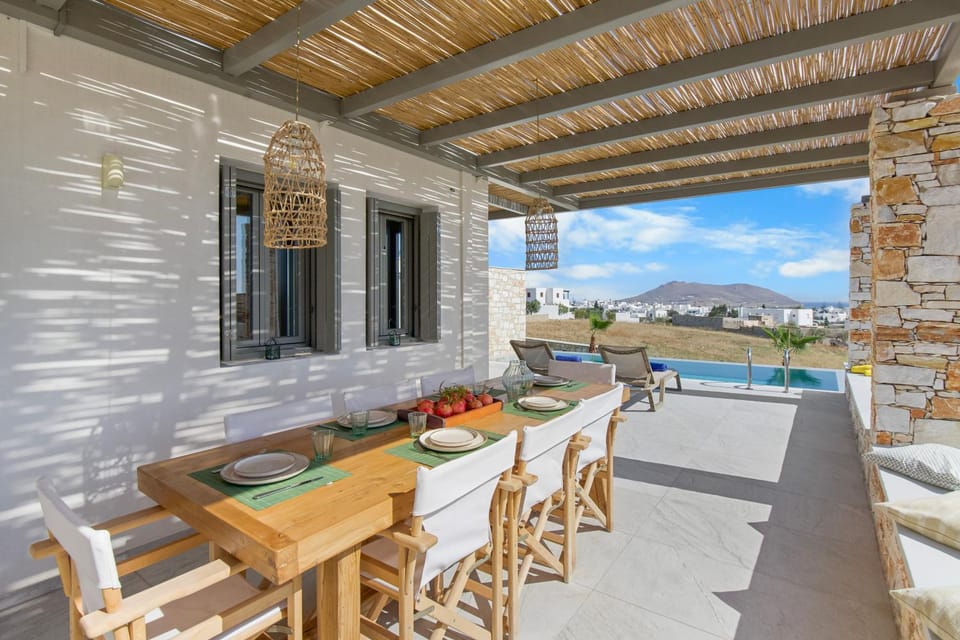 Dining area, Swimming pool