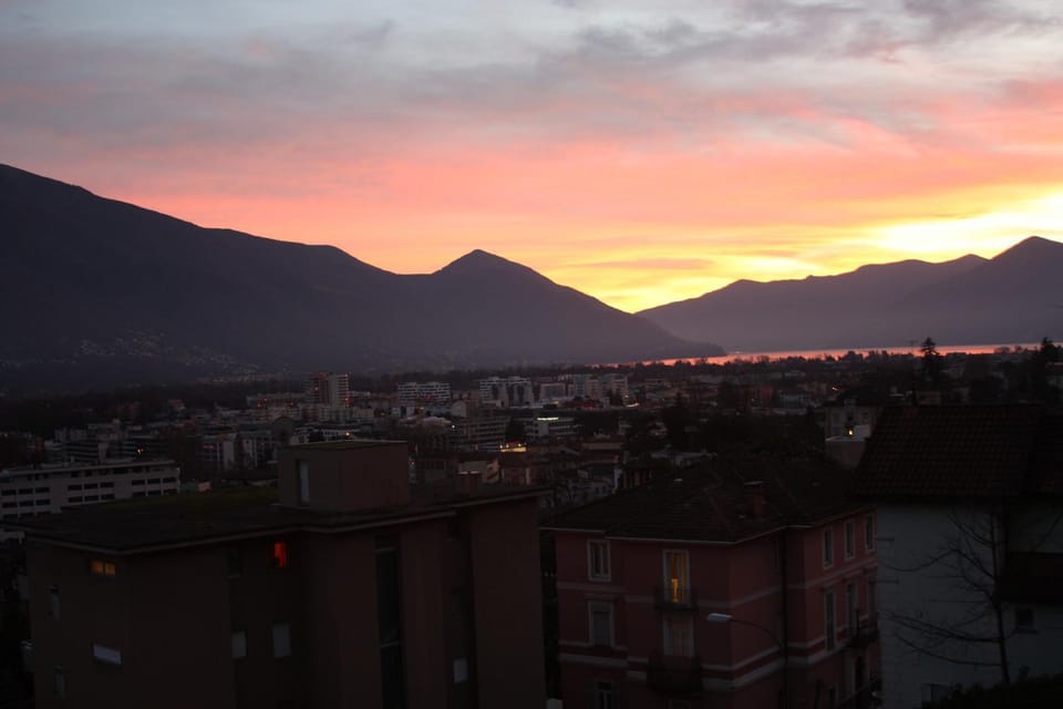 City view, Lake view, Mountain view