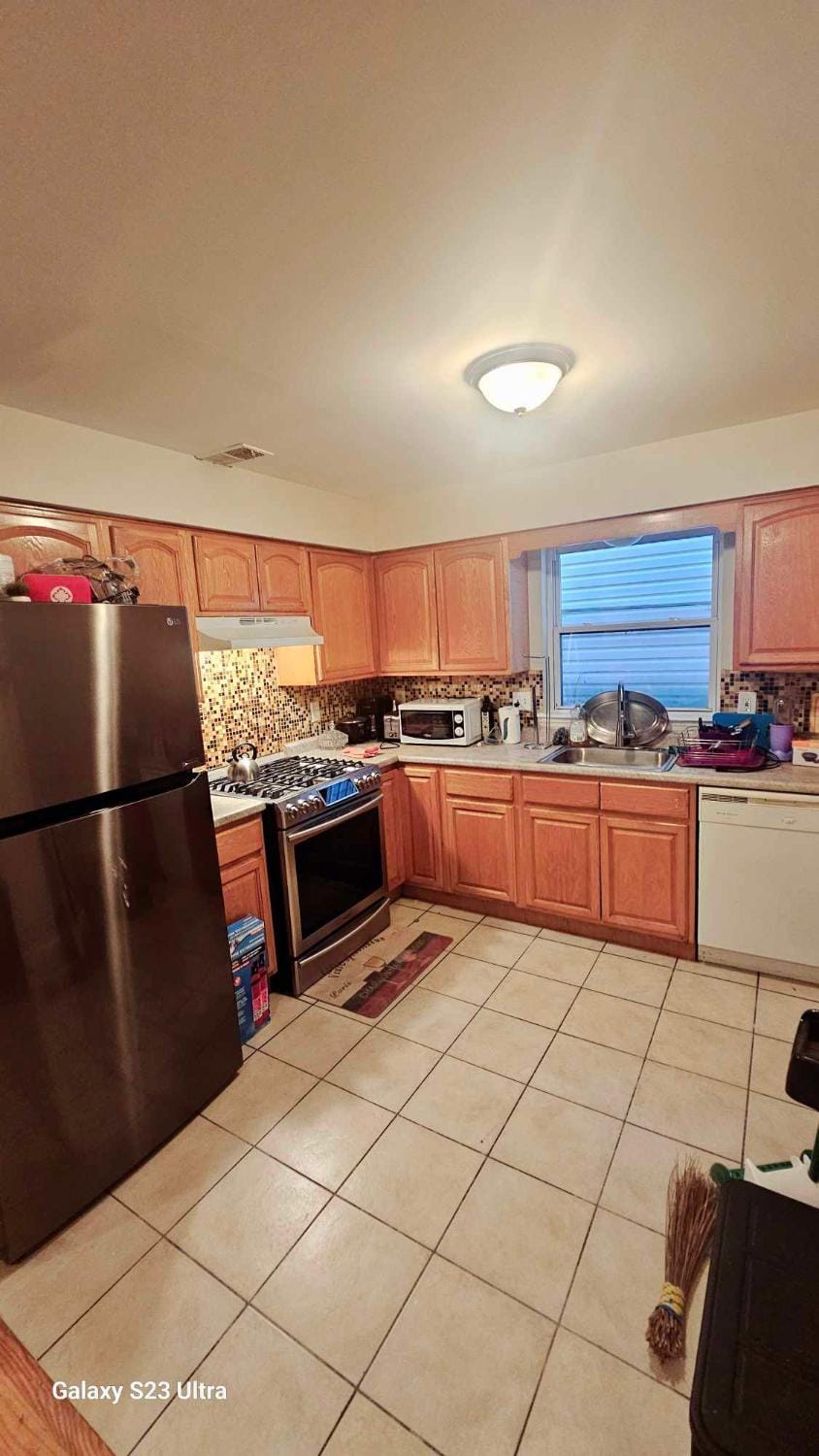 Communal kitchen, kitchen
