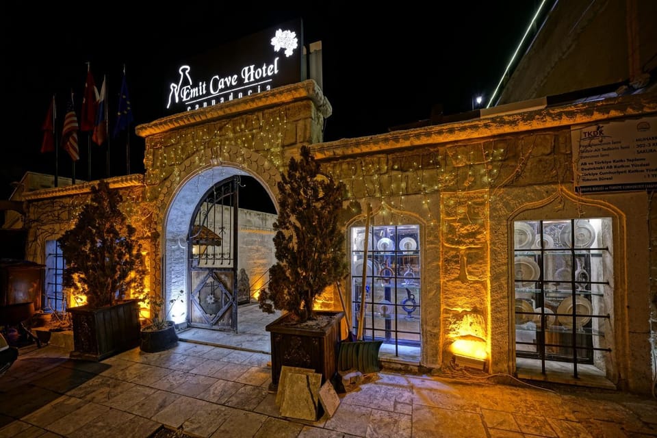 Property building, Patio, Facade/entrance
