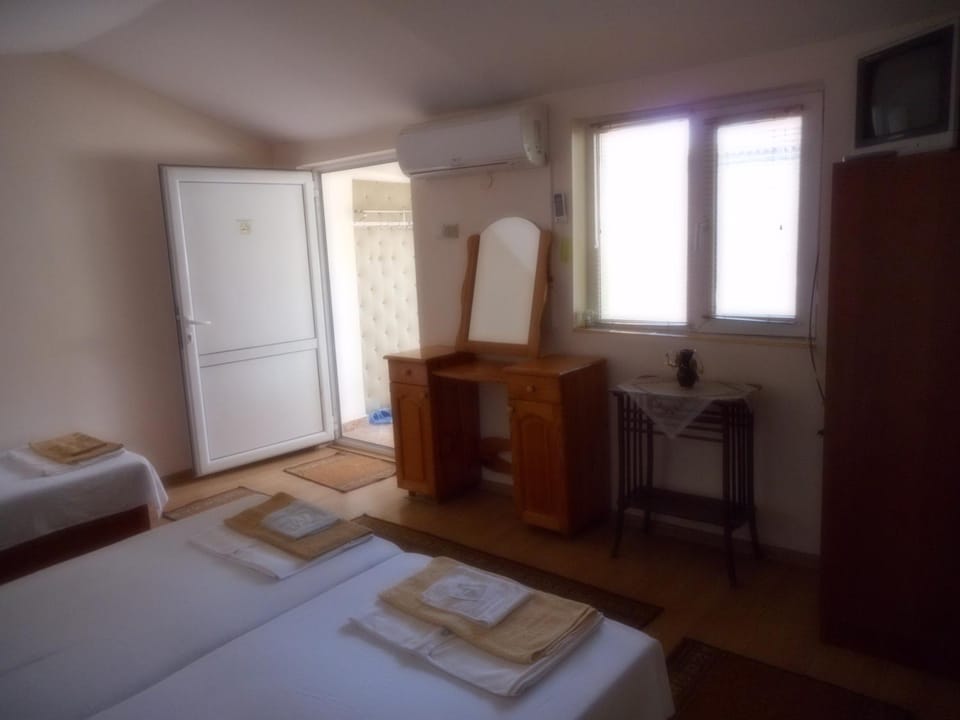 Guest House Borisov Bed and Breakfast in Dobrich Province, Bulgaria