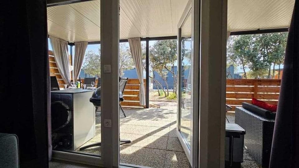 View (from property/room), Balcony/Terrace, Dining area