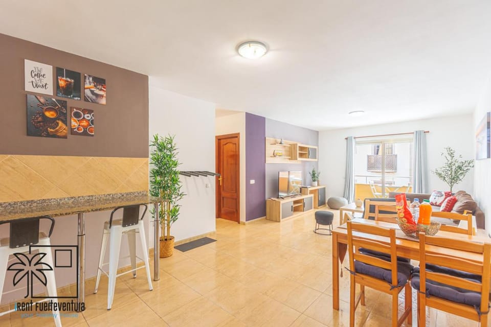 Kitchen or kitchenette, Living room, Dining area