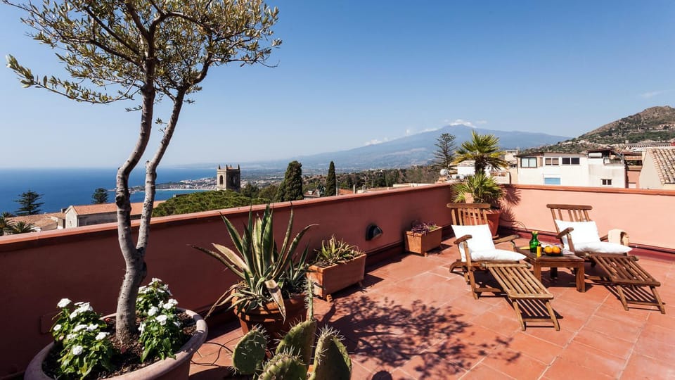 Balcony/Terrace, Mountain view, Sea view