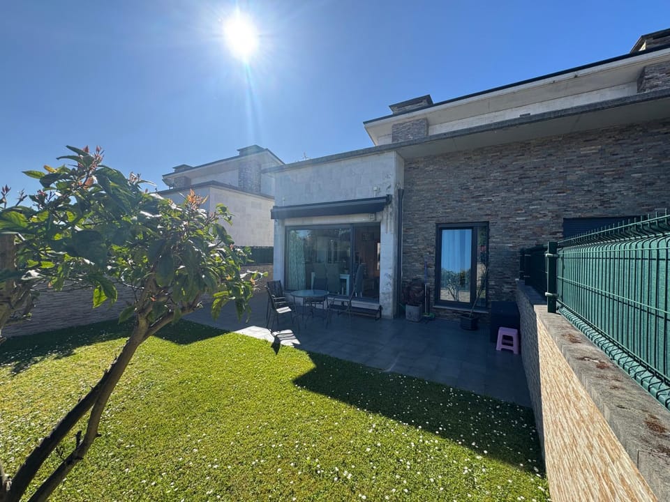 Property building, Garden