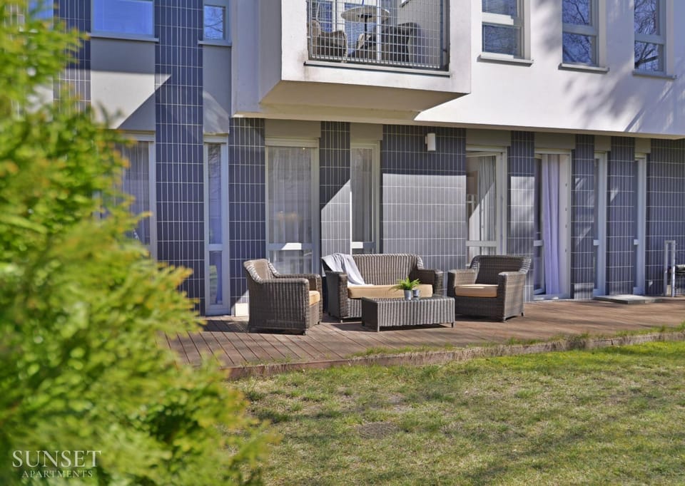 Property building, Spring, Day, Garden, Seating area, Garden view