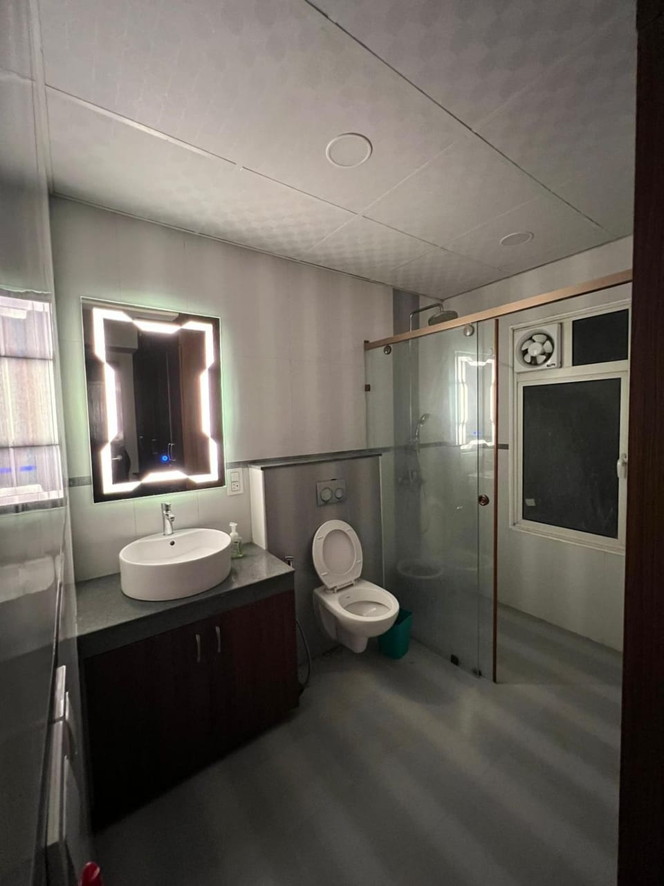 Spacious 3BHk with skyline view Apartment in Noida