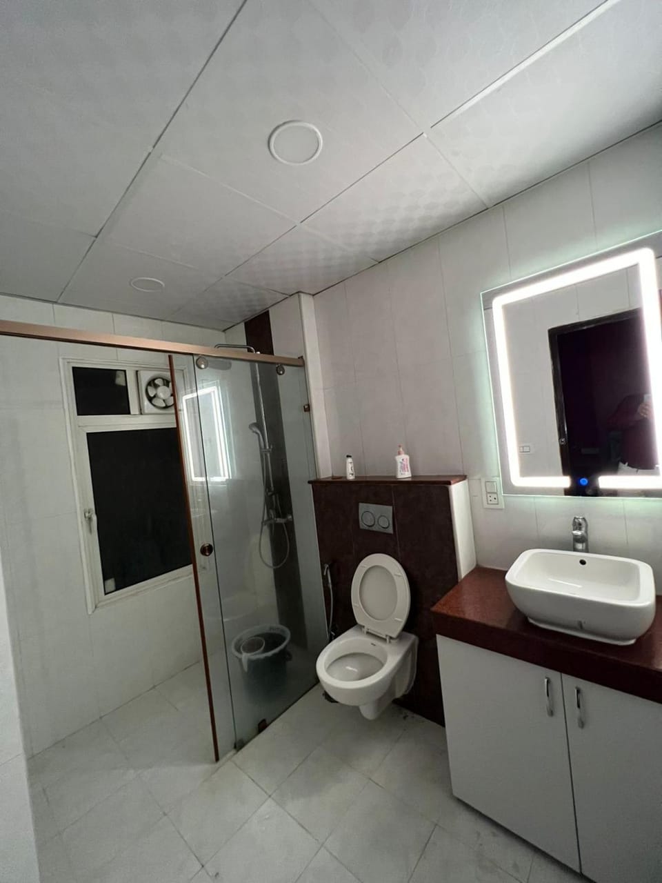 Spacious 3BHk with skyline view Apartment in Noida