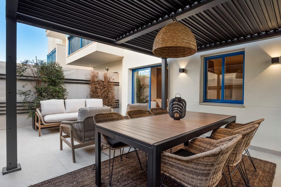 Stylish 2BR in Estepona, Walk to Beach & Old Town Apartment in Estepona