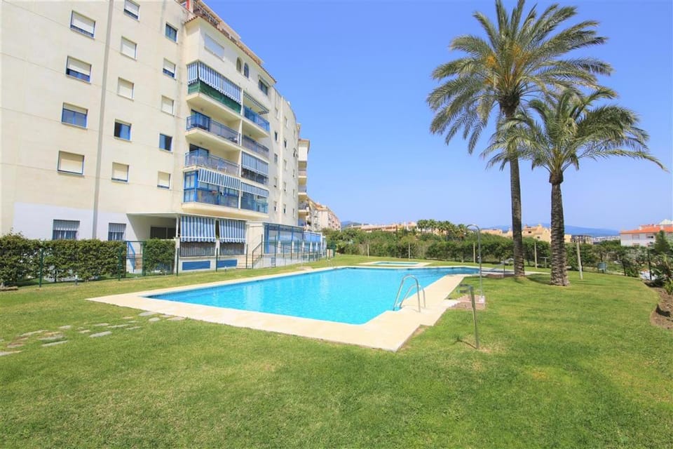 Stylish 2BR in Estepona, Walk to Beach & Old Town Apartment in Estepona