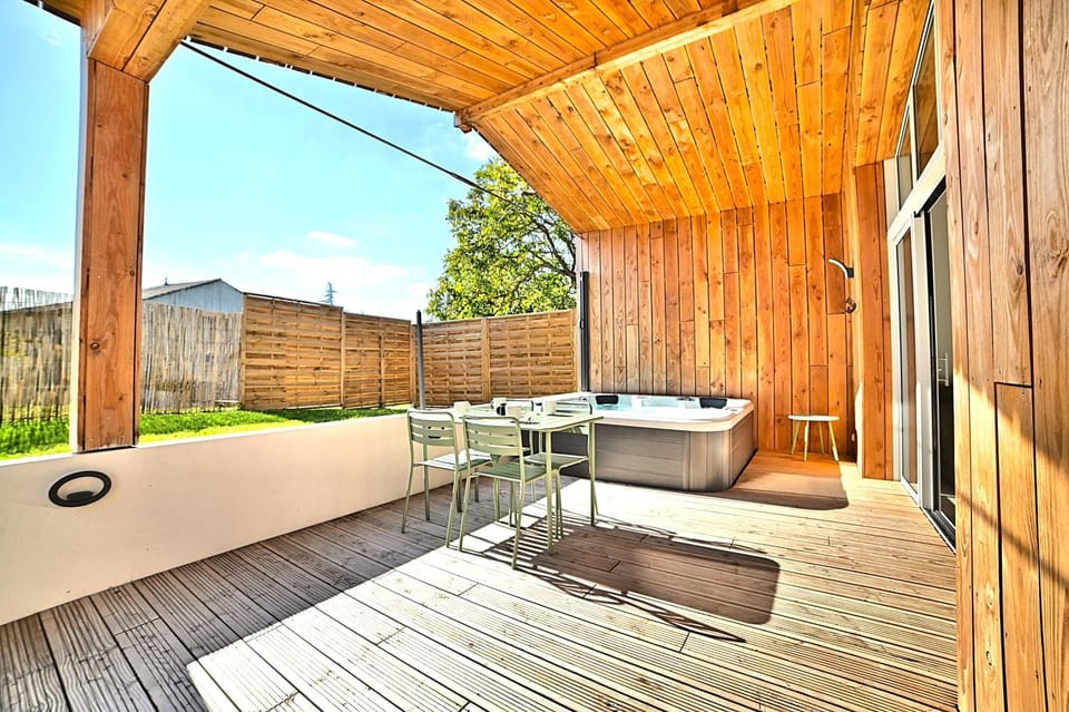 Patio, Garden, Hot Tub