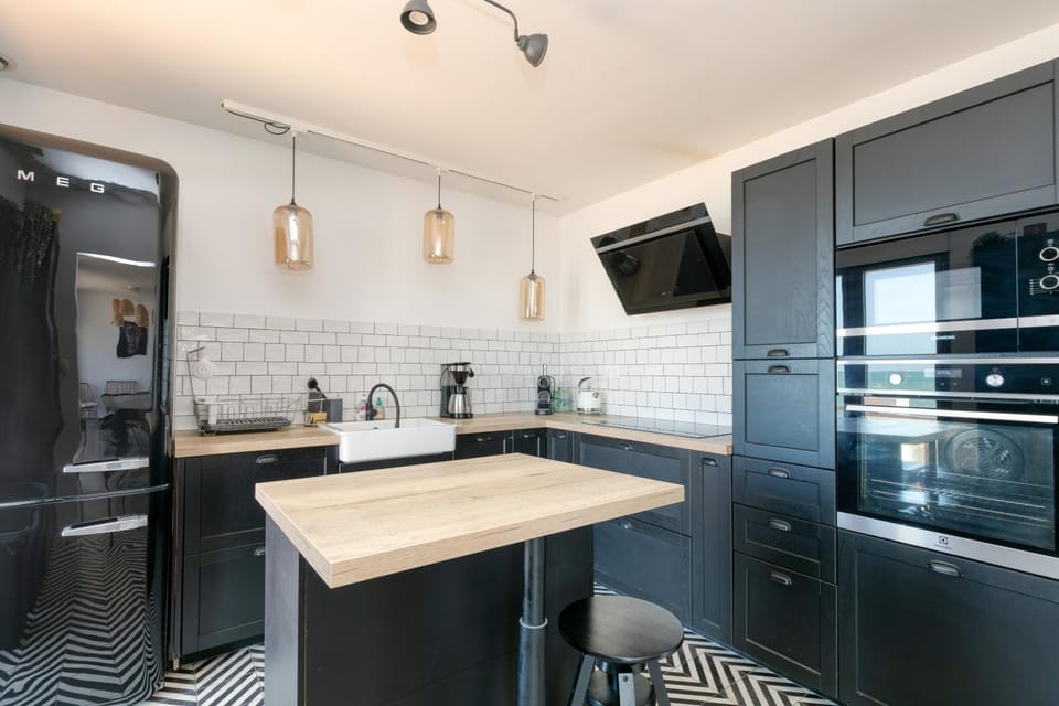Kitchen or kitchenette, Living room