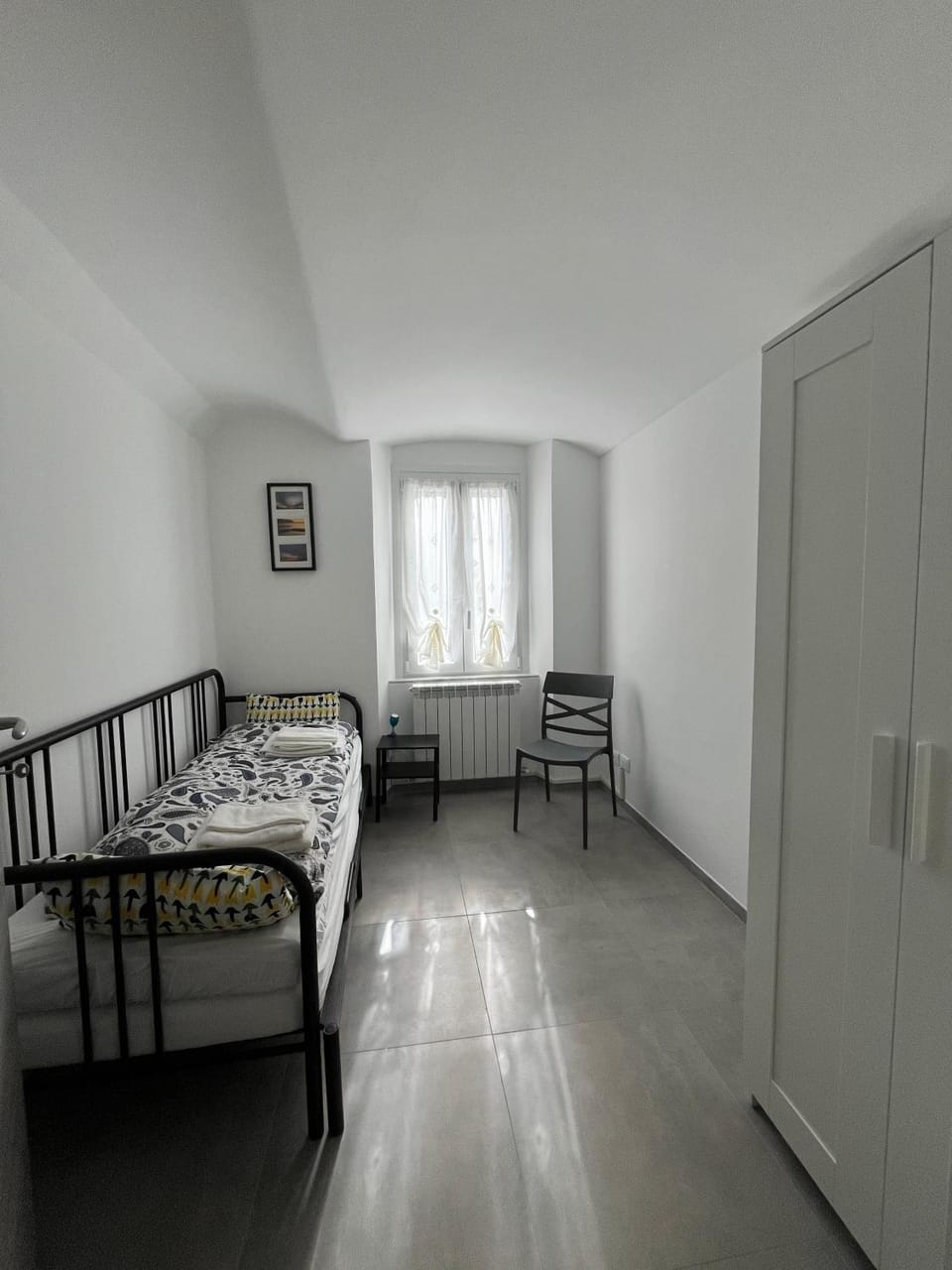 Bed, wardrobe