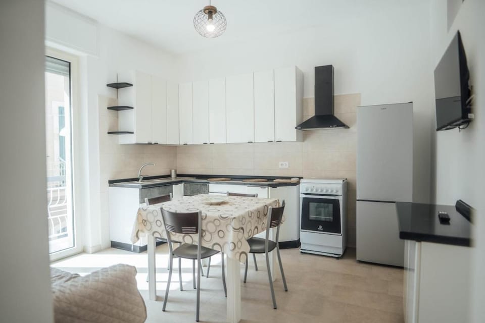 TV and multimedia, Kitchen or kitchenette, Living room, Seating area, Dining area, oven, pet friendly, stove