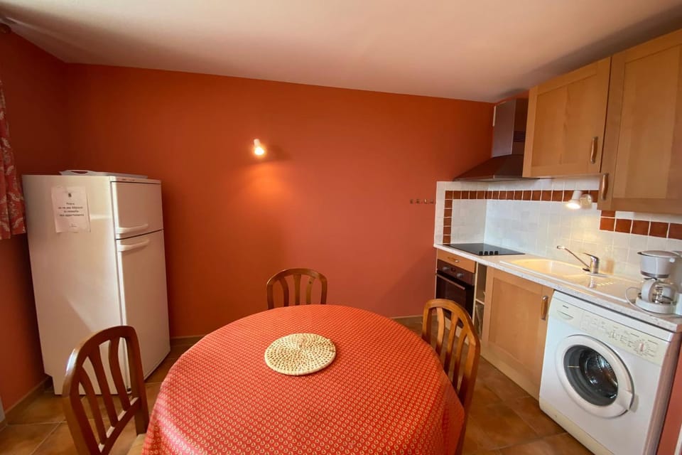 04B4 Beautiful studio in a mas provençal - pool Apartment in Valensole