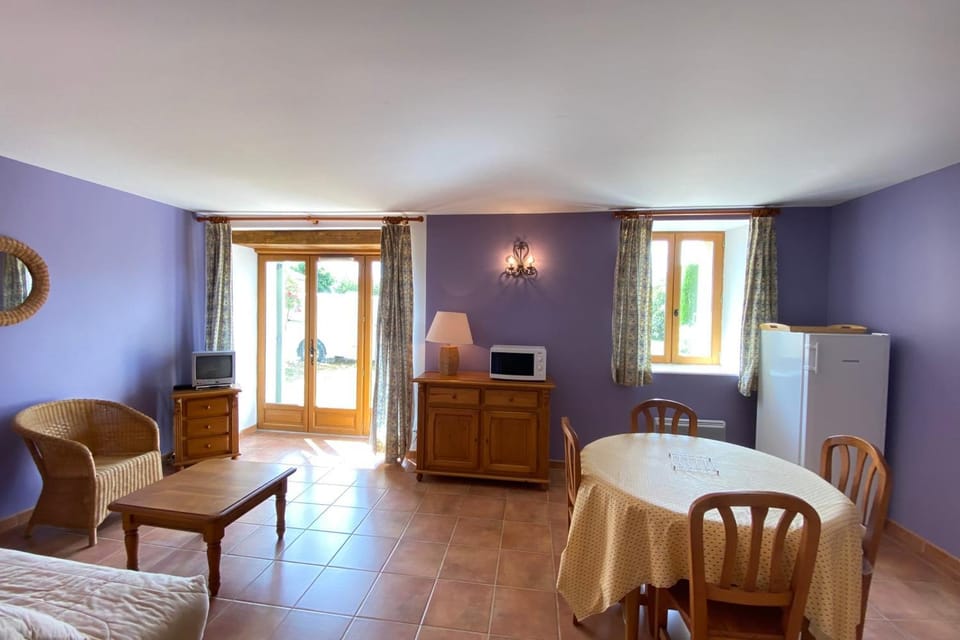 04B6 Beautiful studio in a mas provençal - pool Apartment in Valensole