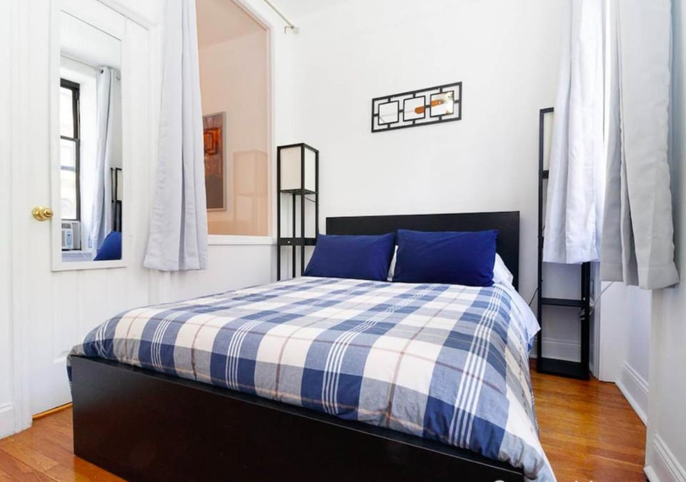 Outdoor Space Washer Dryer Dishwasher 3Beds Apt, June to Aug 90 days stay required Apartment in Midtown