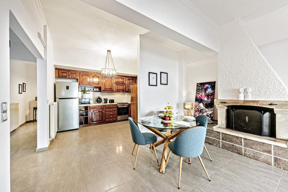 Kitchen or kitchenette, Living room, Seating area, Dining area, oven, stove, toaster