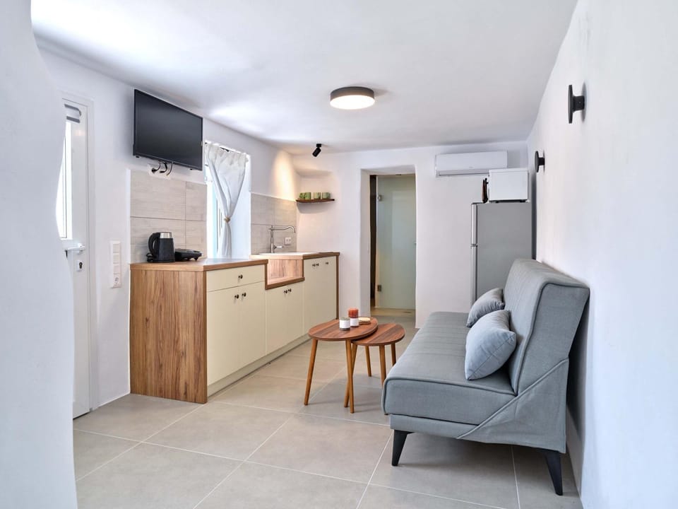 Kitchen or kitchenette, Living room