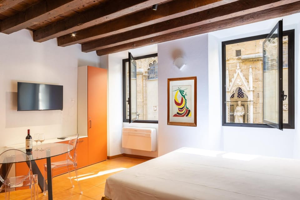 Bed, TV and multimedia